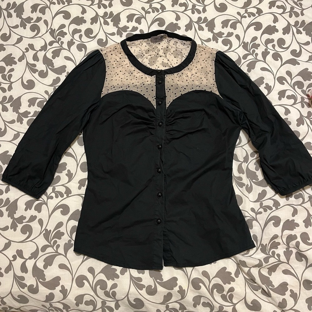 Cool almost western looking button up.